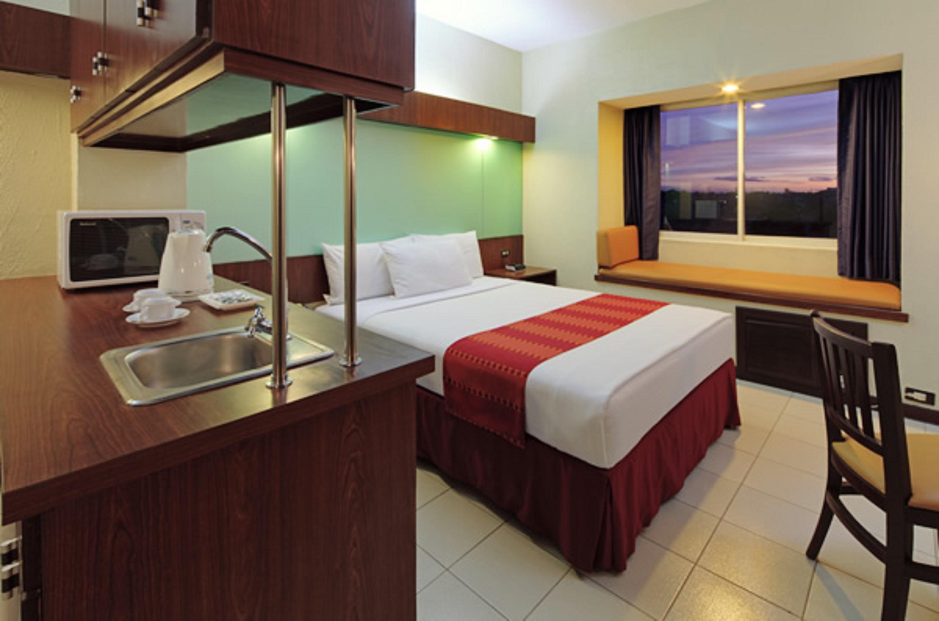 Microtel By Wyndham Eagle Ridge General Trias  Екстер'єр фото
