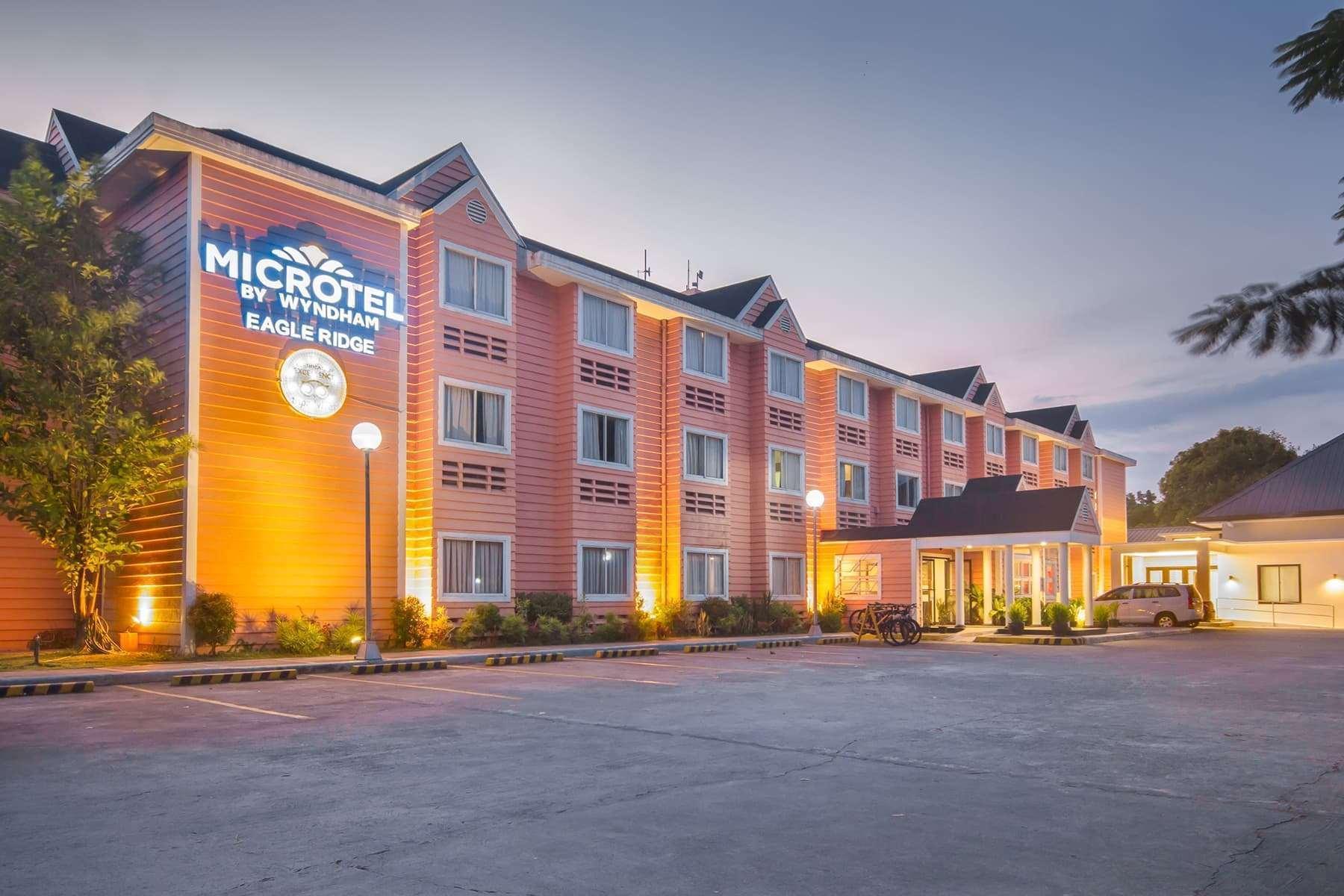 Microtel By Wyndham Eagle Ridge General Trias  Екстер'єр фото