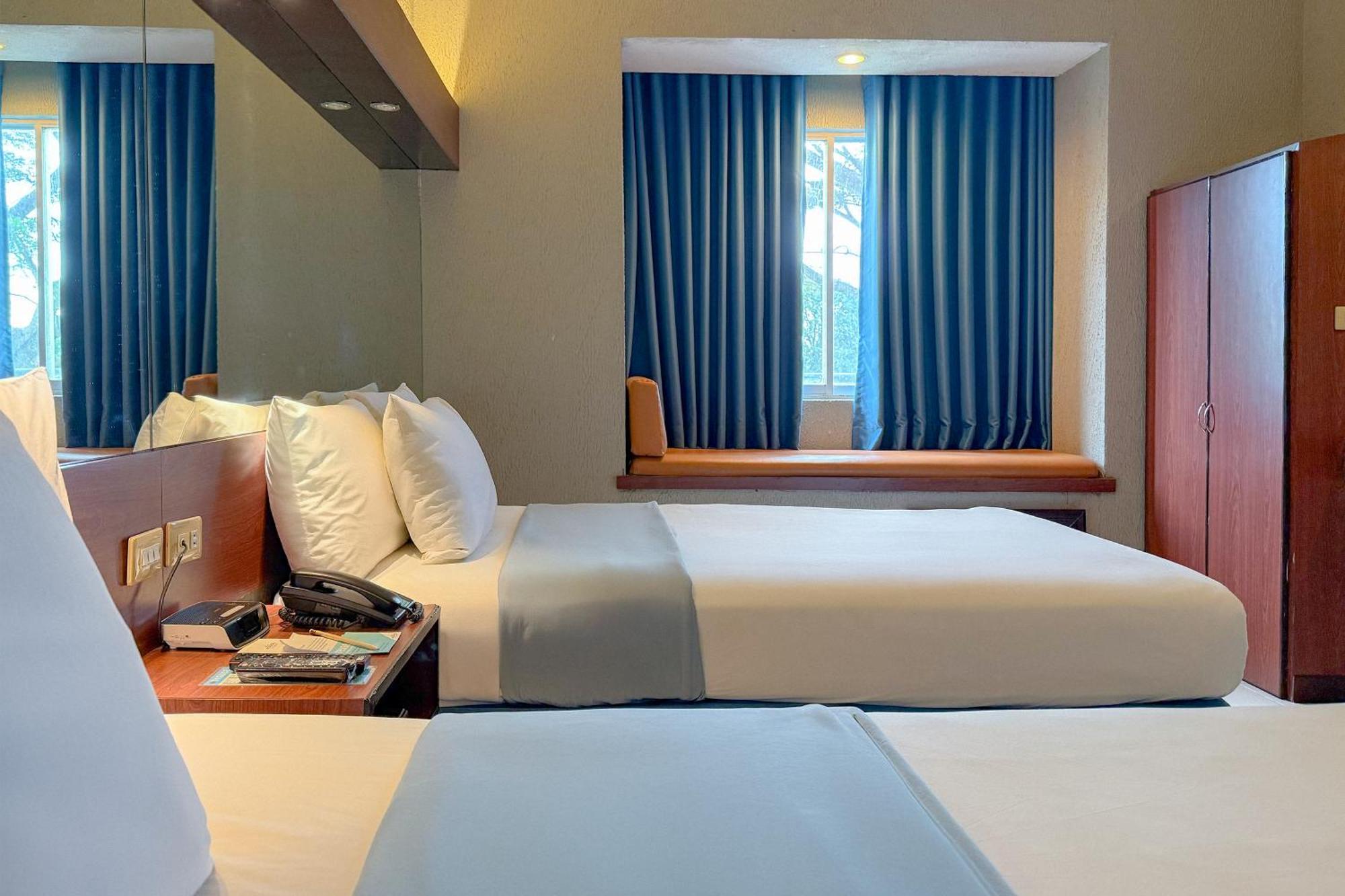 Microtel By Wyndham Eagle Ridge General Trias  Екстер'єр фото
