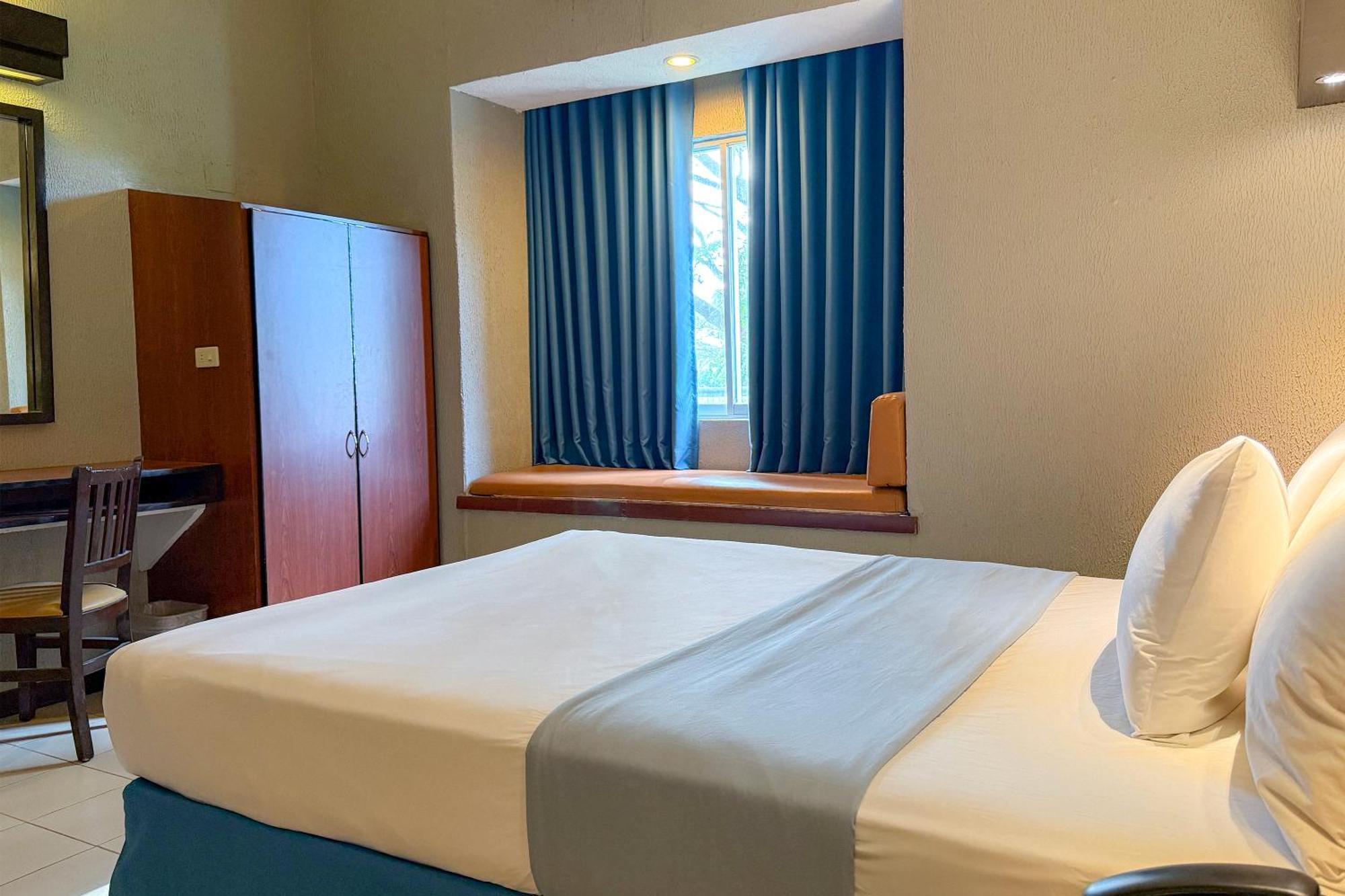 Microtel By Wyndham Eagle Ridge General Trias  Екстер'єр фото