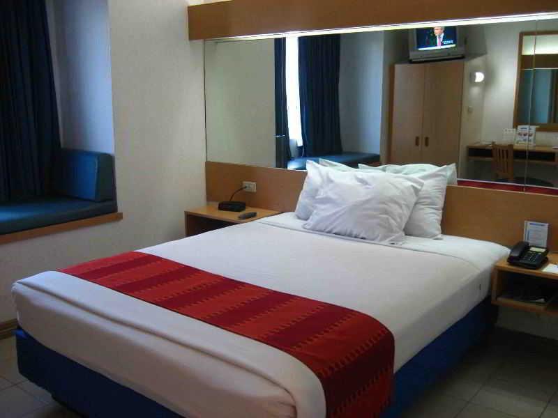 Microtel By Wyndham Eagle Ridge General Trias  Екстер'єр фото